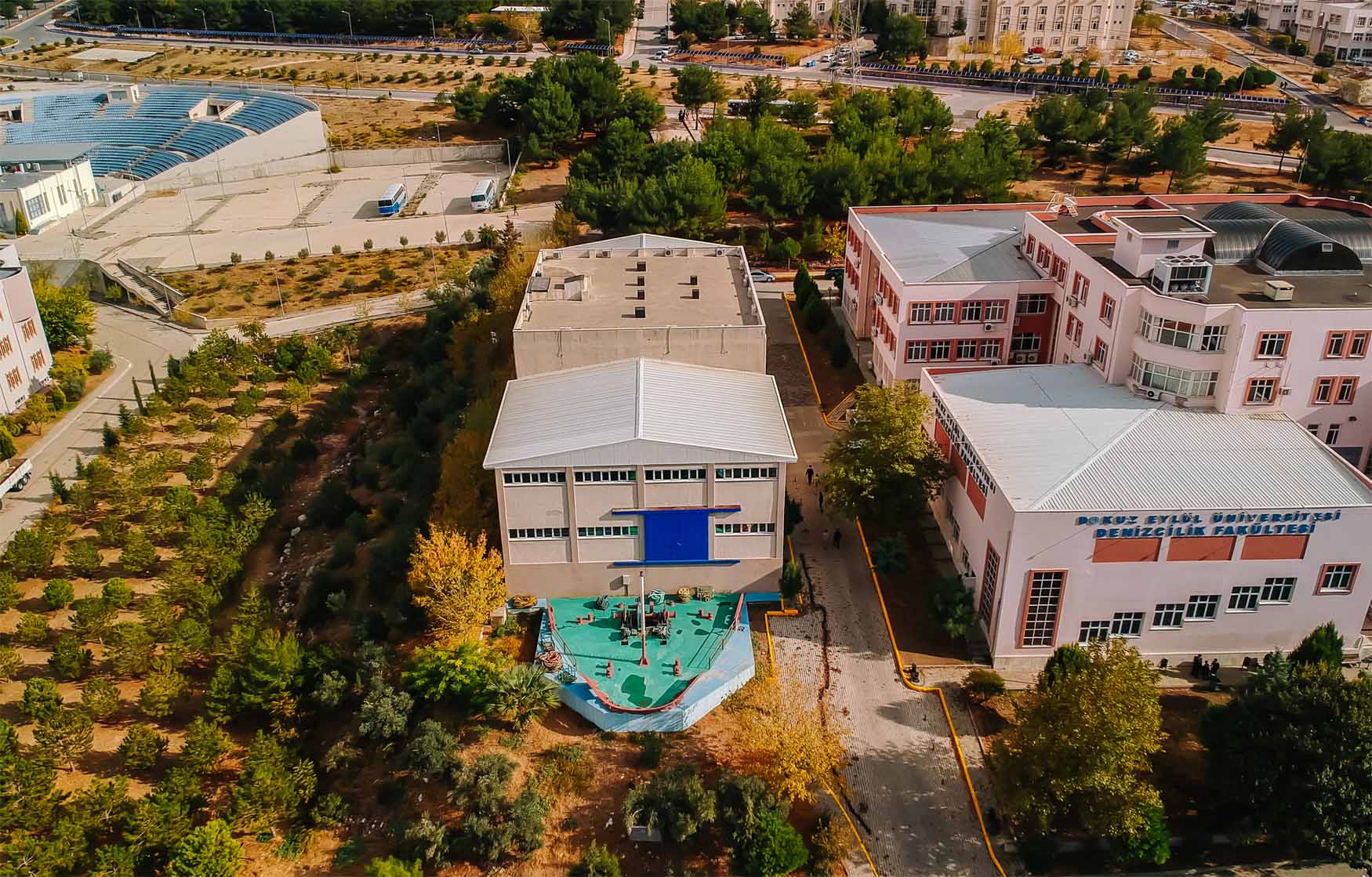 DEÜ Denizcilik Okulu